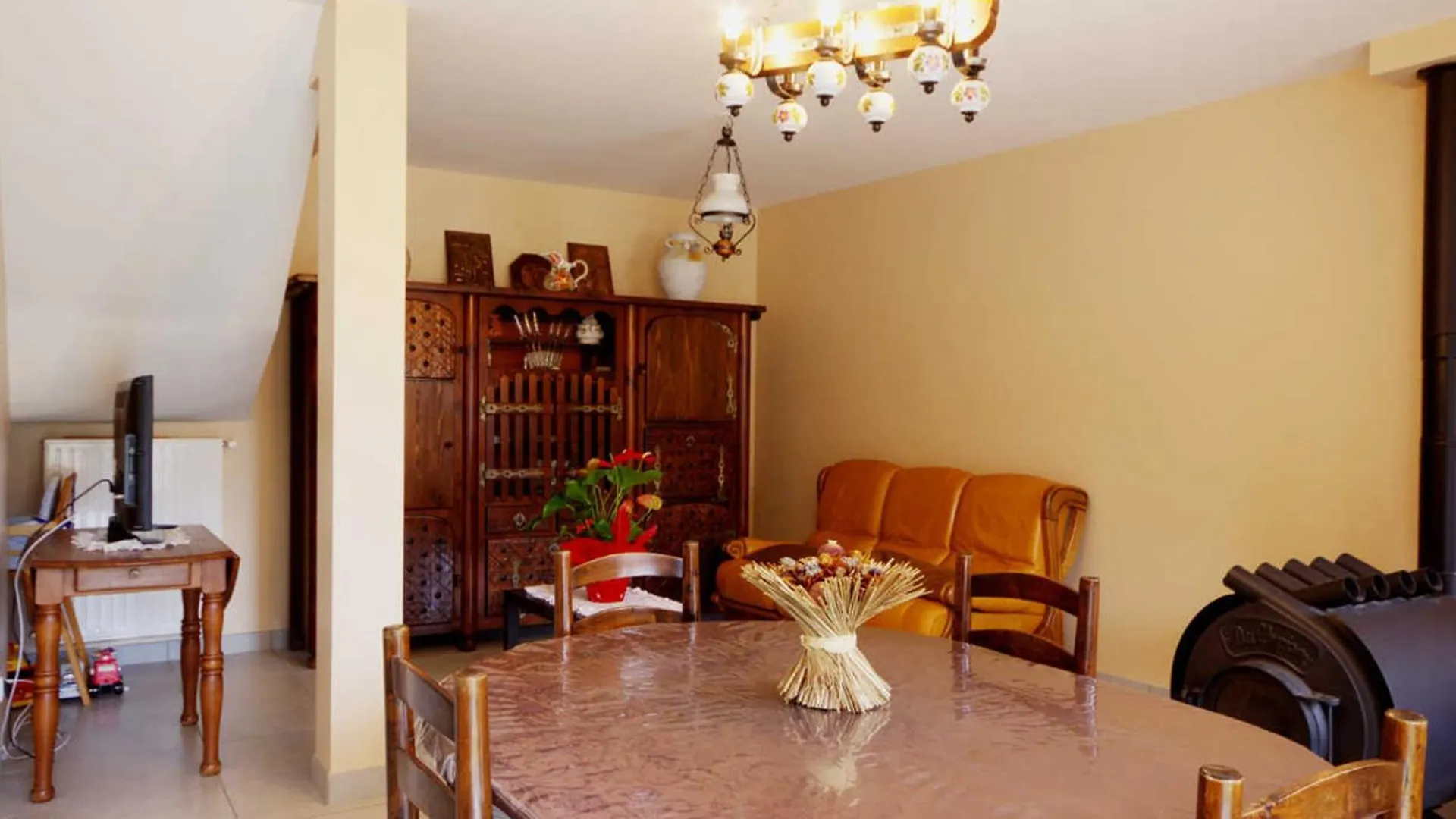 Holiday home Maison De Charme Avec Poele A Bois, 3 Chambres, Salle De Jeux, Jardin Clos Et Equipements Modernes. - Fr-1-496-259 Saint-Nizier-de-Fornas