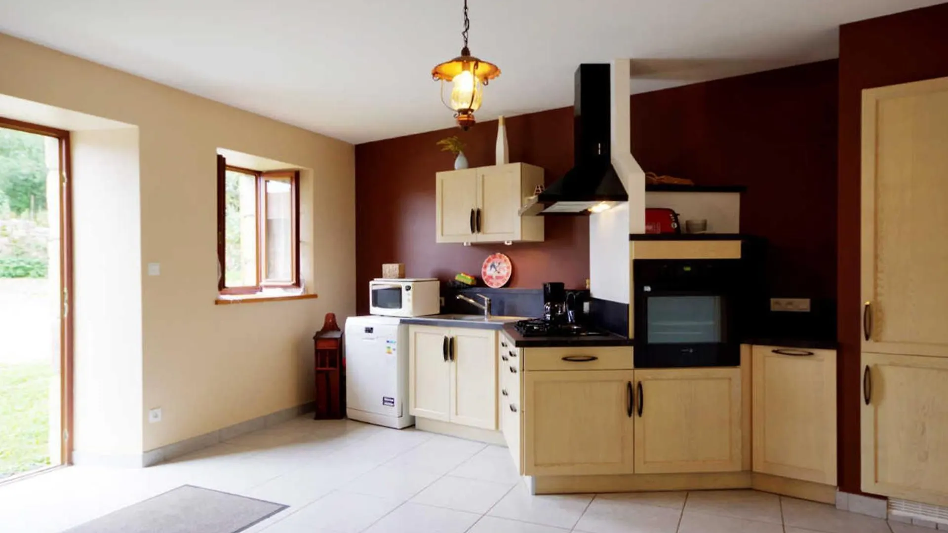Maison De Charme Avec Poele A Bois, 3 Chambres, Salle De Jeux, Jardin Clos Et Equipements Modernes. - Fr-1-496-259 Saint-Nizier-de-Fornas