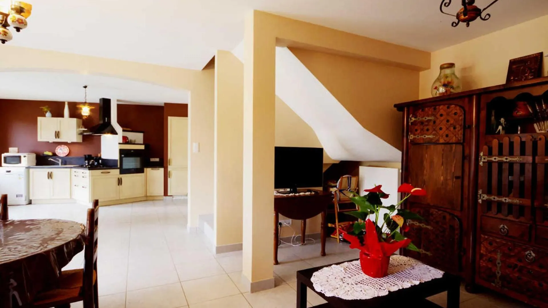Maison De Charme Avec Poele A Bois, 3 Chambres, Salle De Jeux, Jardin Clos Et Equipements Modernes. - Fr-1-496-259 Saint-Nizier-de-Fornas 0*,  France
